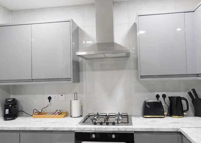 Modernized Three Bedroom House Near Stadium, Attractions, Centre - Sky N Netflix - Convenient Transport Сasa de vacaciones Mánchester