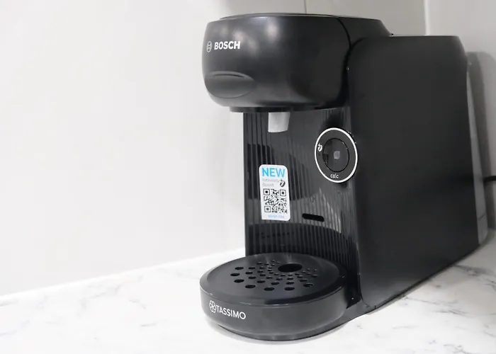 Сasa de vacaciones Modernized Three Bedroom House Near Stadium, Attractions, Centre - Sky N Netflix - Convenient Transport *