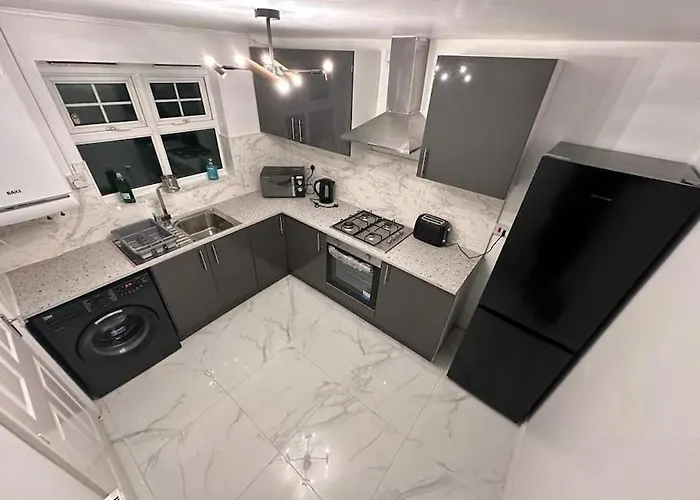 Spacious & Lovely 4 Bedroom In Mánchester