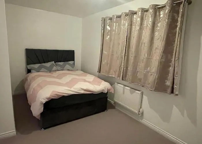 Spacious & Lovely 4 Bedroom In