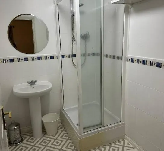 Spacious & Lovely 4 Bedroom In