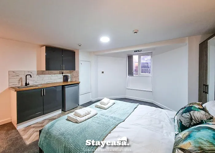 Delightful Spacious Haven With Large Driveway