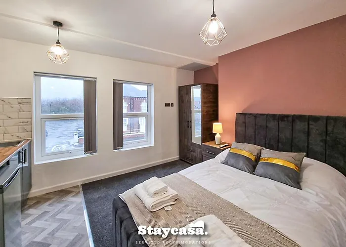 Delightful Spacious Haven With Large Driveway 別荘 *