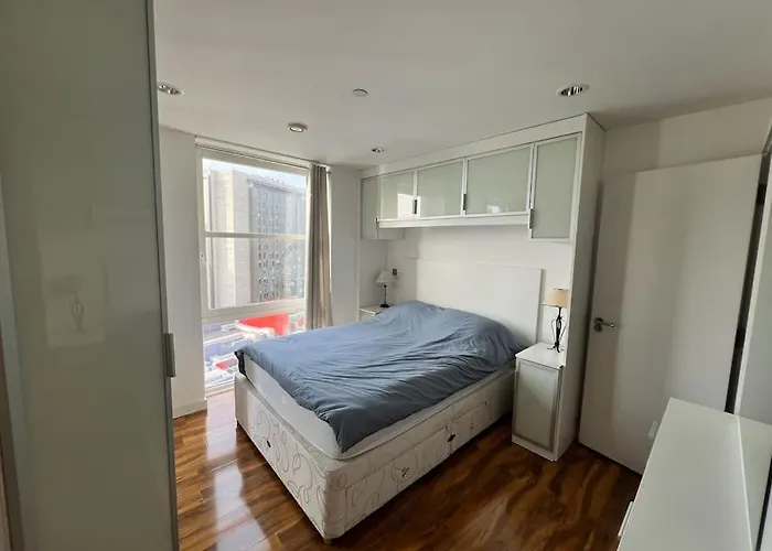 Apartament Spacious 2 Bedroom Flat Stunning Waterside View *