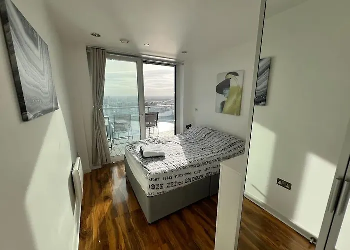 Apartament Spacious 2 Bedroom Flat Stunning Waterside View Manchester