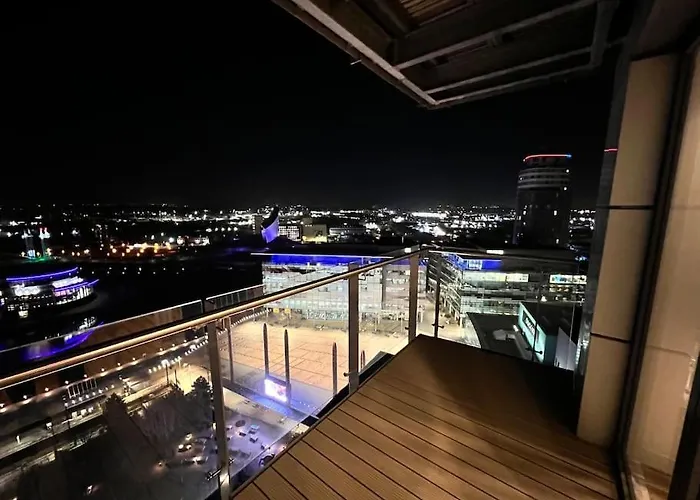 Spacious 2 Bedroom Flat Stunning Waterside View 아파트 *