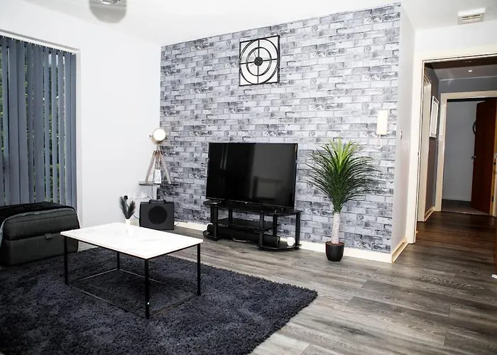 Stylish Two-bedroom Salford Quays *