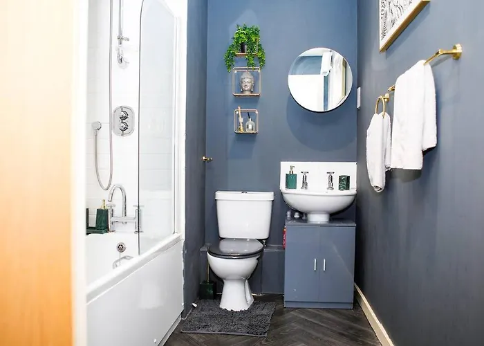 Stylish Two-bedroom Salford Quays *