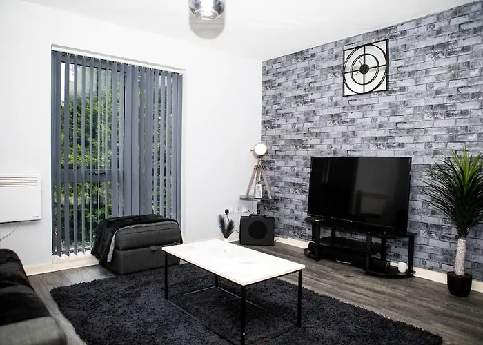 Stylish Two-bedroom Salford Quays
