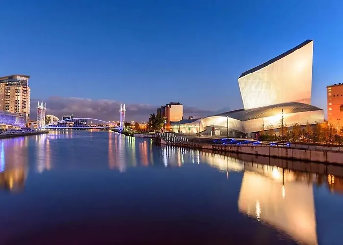 The Middlewood Plaza - By Parydise - Business Or Leisure Stays, Location, Sleeps 4, Salford * Manchester