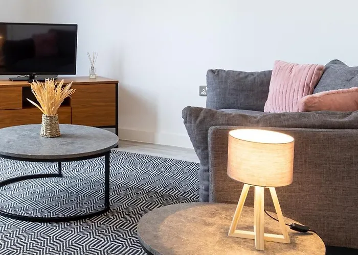 5mins Jd Gym Supermarket Retail M60 Centre Salford Queys Media Apartament *