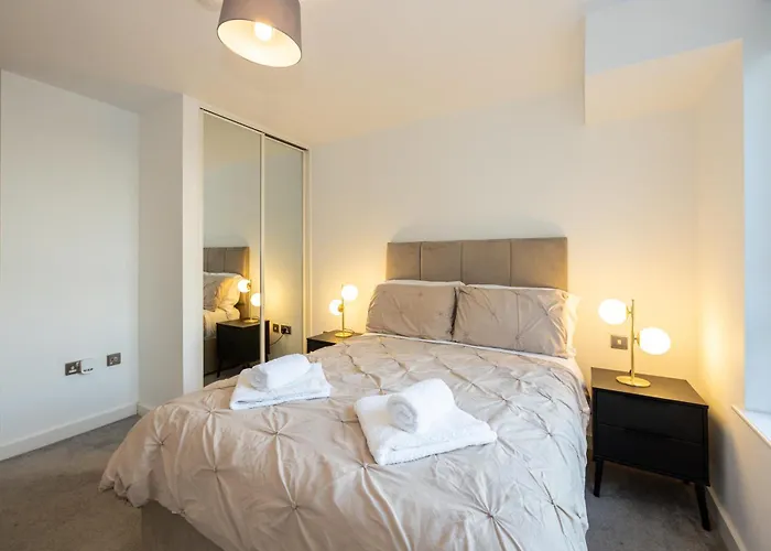 Apartament 5mins Jd Gym Supermarket Retail M60 Centre Salford Queys Media *