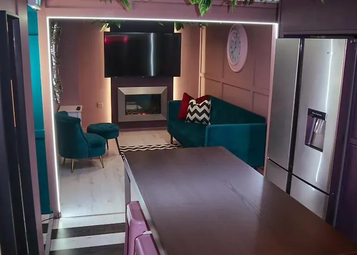 Manchester's Only Private Party For 12 With Makeup Apart Otel Manchester