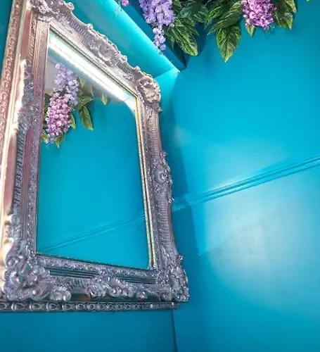 Daire Manchester's Only Themed Slumber Party For 8 With Makeup