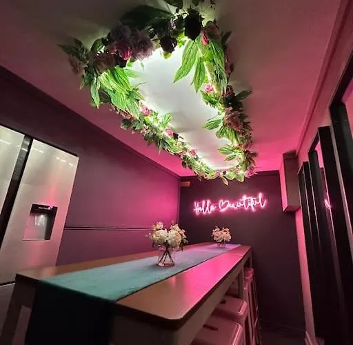 아파트 Manchester's Only Themed Slumber Party For 8 With Makeup 맨체스터