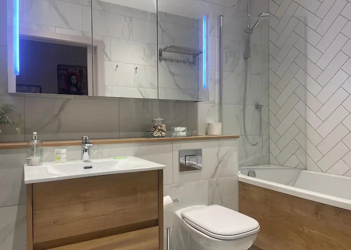 Stunning 2 Bed In Greater Apartamento *