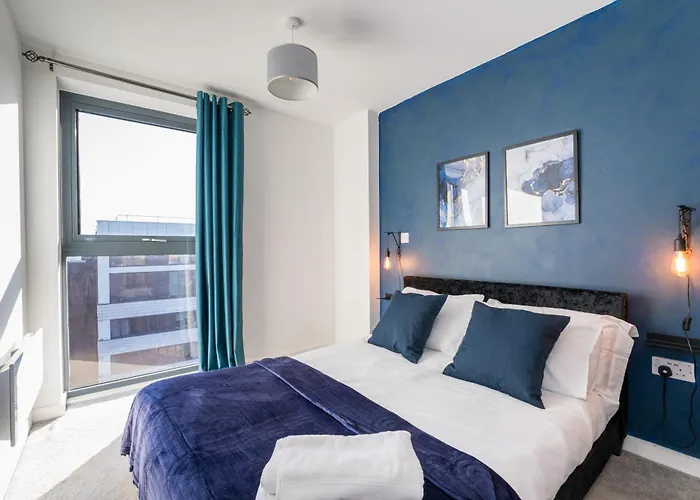 Morden 2 Bed - Old Trafford *