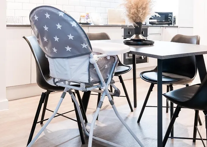 Morden 2 Bed - Old Trafford