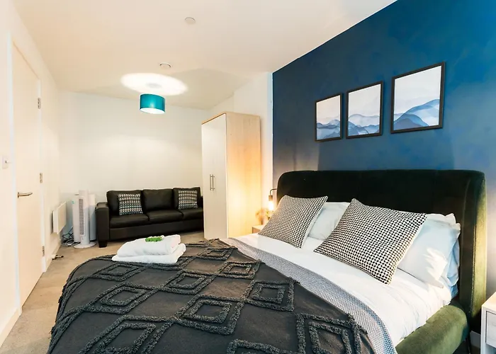 Morden 2 Bed - Old Trafford *