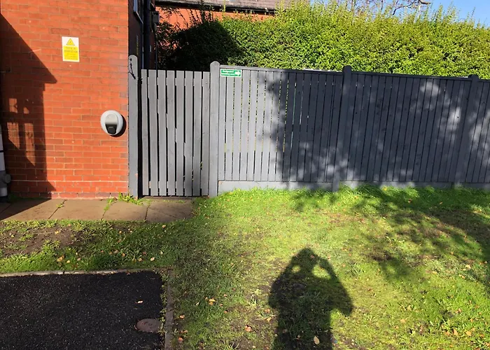 Kwatera prywatna Garswood Road House *