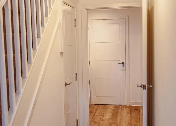 Beautifully Fab 3 Bedroom 4 Beds New 8 Guests Stretford Trafford *