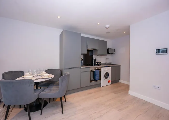 Cosy 1 Bed - Perfect For Long By Valore Services Apartament Manchester