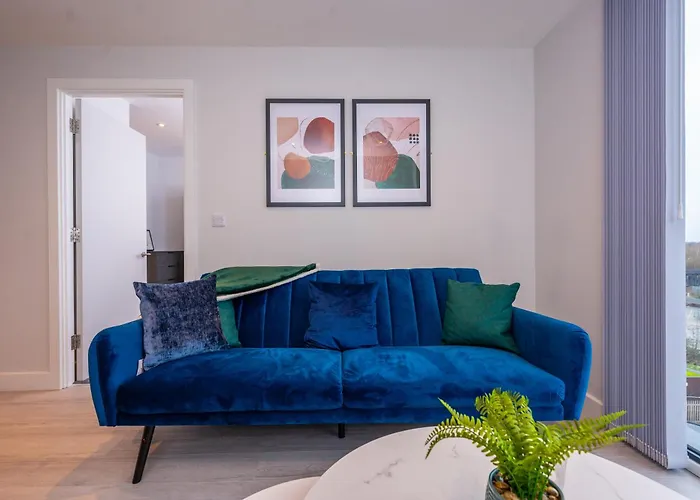 Cosy 1 Bed - Perfect For Long By Valore Services