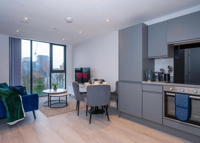 Cosy 1 Bed - Perfect For Long By Valore Services *