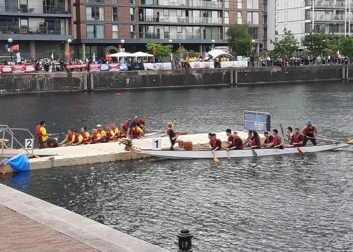 Appartement Avalora Short Lets & Serviced Accommodation - 2Bed & 2Baths Ensuite, Parking, Balcony, Wi-Fi, Netflix, Media City