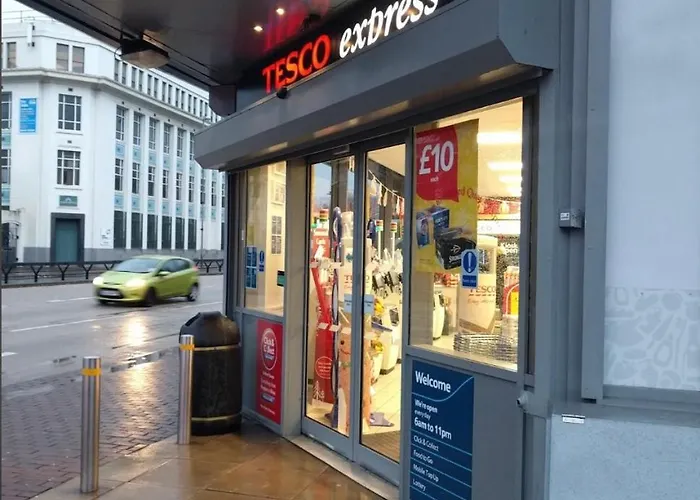 Avalora Short Lets & Serviced Accommodation - 2Bed & 2Baths Ensuite, Parking, Balcony, Wi-Fi, Netflix, Media City * مانشستر