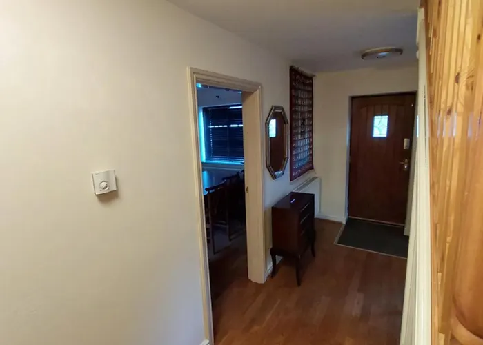 Dobcross Close * Manchester