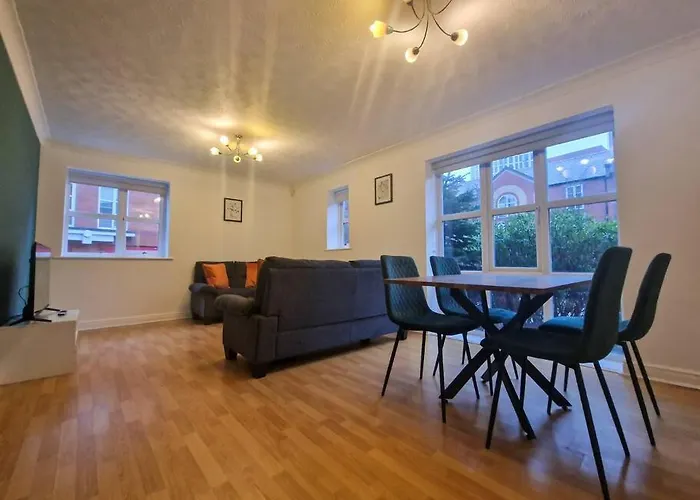 Free Parking: Perfect City Centre Flat