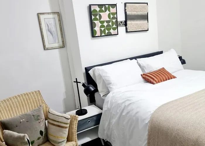 Gorgeous Stylish Cheri Victorian House In Holiday home *