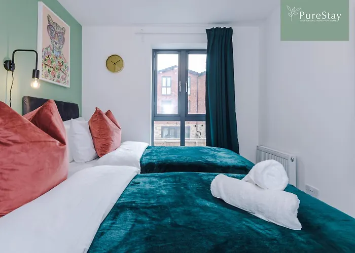 Vakantiehuis Modern 5 Bedroom House In By Purestay - Short With Service & Free Parking Manchester