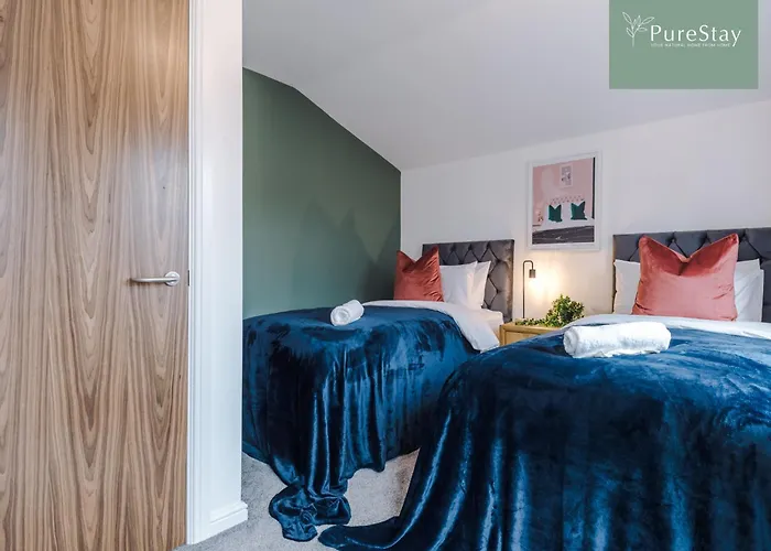 Сasa de vacaciones Modern 5 Bedroom House In By Purestay - Short With Service & Free Parking Mánchester