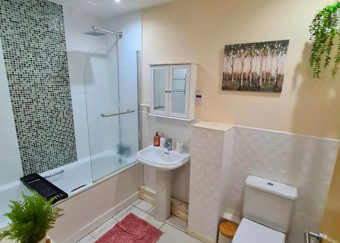 Semesterbostad 3 Bed House Etihad Stadium, Coop Live Private Parking With Optional Hot Tub Manchester