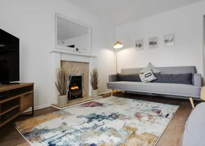 Dom wakacyjny New Build House Near Trafford Centre With Drive *