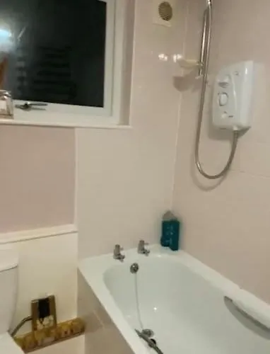 Lejlighed Lovely, Spacious 1-bedroom With *free Parking