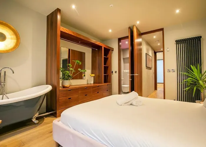 Hammock Heights! Hot Tub,private Garage,citycentre