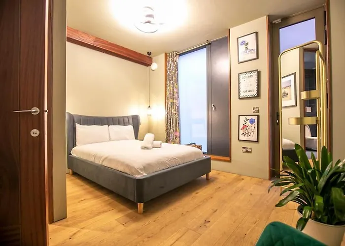 Hammock Heights! Hot Tub,private Garage,citycentre Manchester