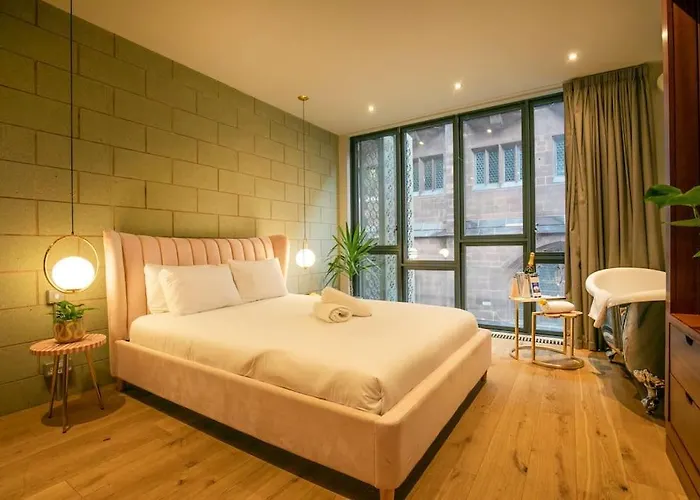 Hammock Heights! Hot Tub,private Garage,citycentre