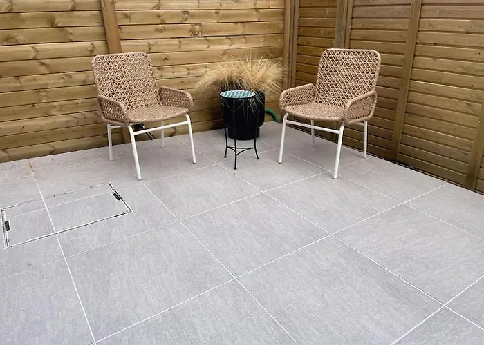 Chorlton Stylish & Roof Terrace Apartment *