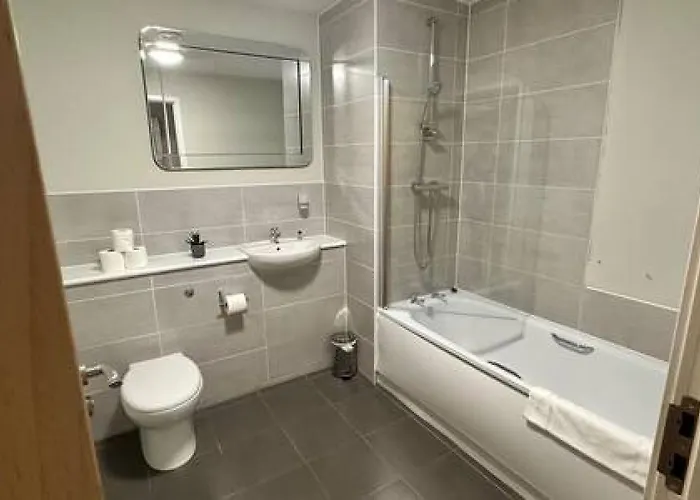 Daire Modern 1 Bed Sleeps 2 *