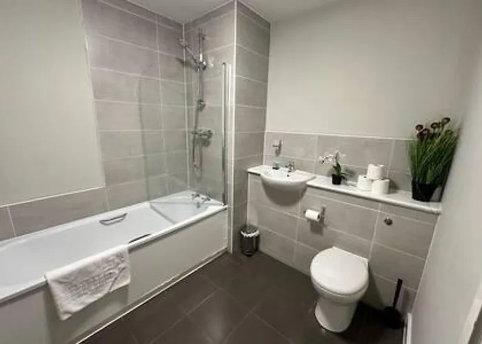 Apartament Large 2 Bed With Balcony And Sofa Bed Sleeps 6 Manchester
