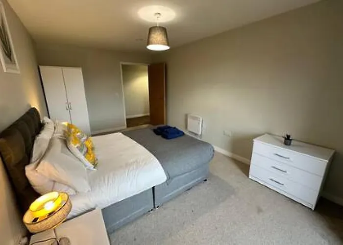 Large 2 Bed With Balcony And Sofa Bed Sleeps 6 Apartmán