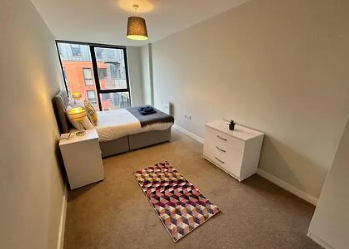 Large 1 Bed In Sleeps 2 * Manchester