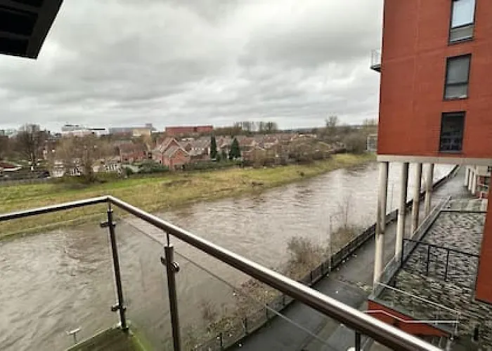Fab 1 Bed With Balcony And River Views Sleeps 2 * Manchester