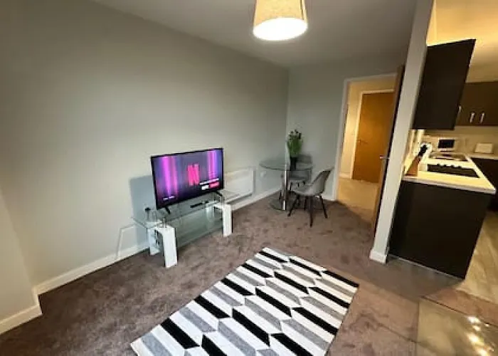 Fab 1 Bed With Balcony And River Views Sleeps 2 *