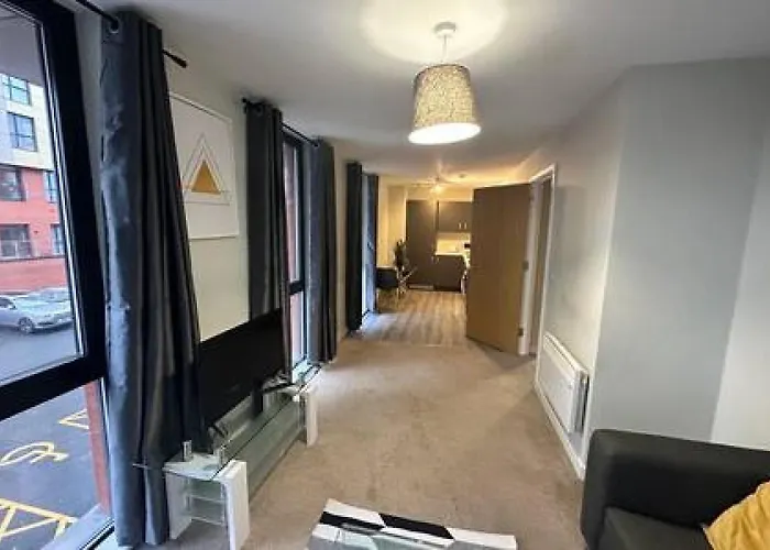 Airy 1 Bed Sleeps 2 *