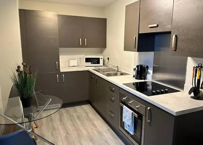 Airy 1 Bed Sleeps 2 *